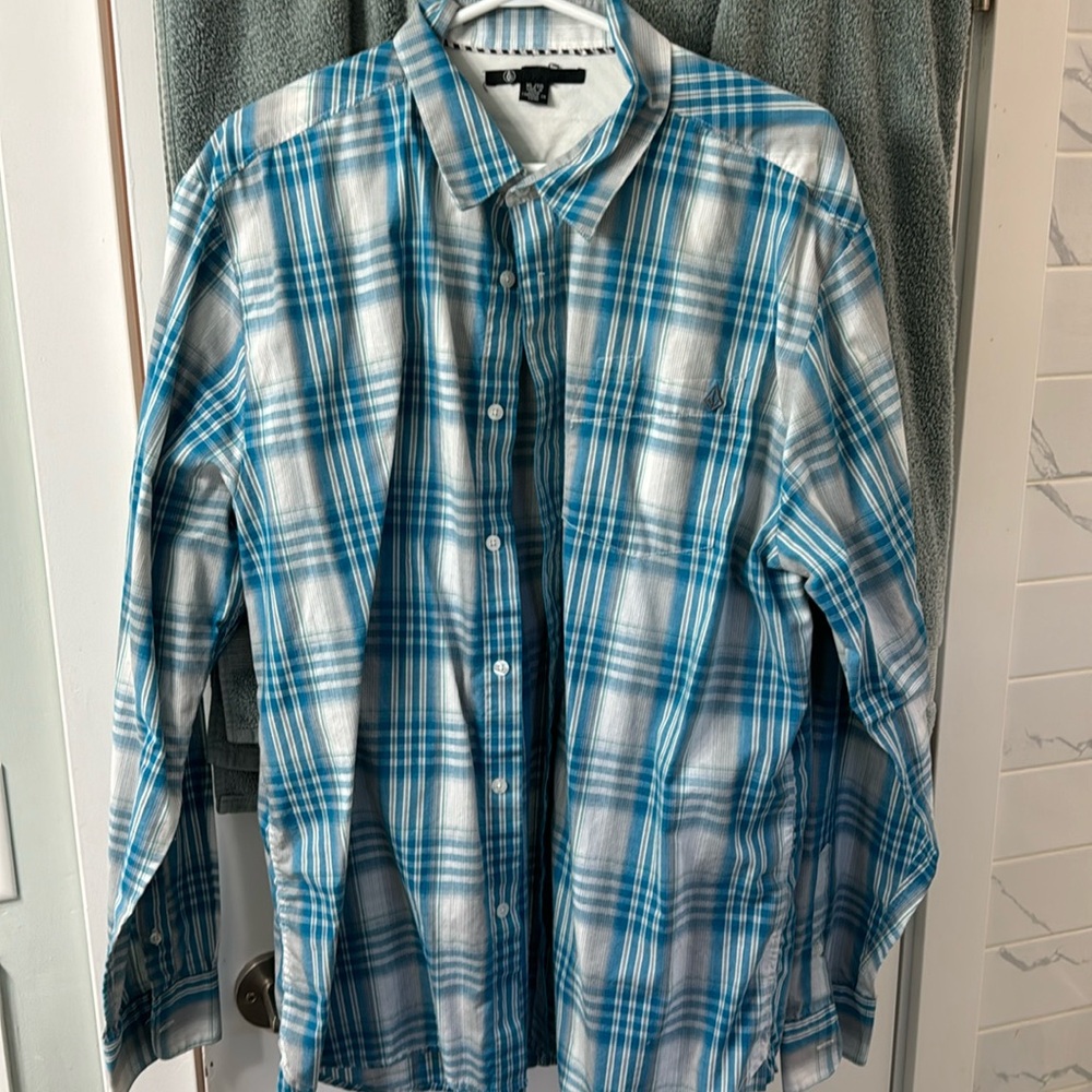 Men’s XL volcom long sleeve
